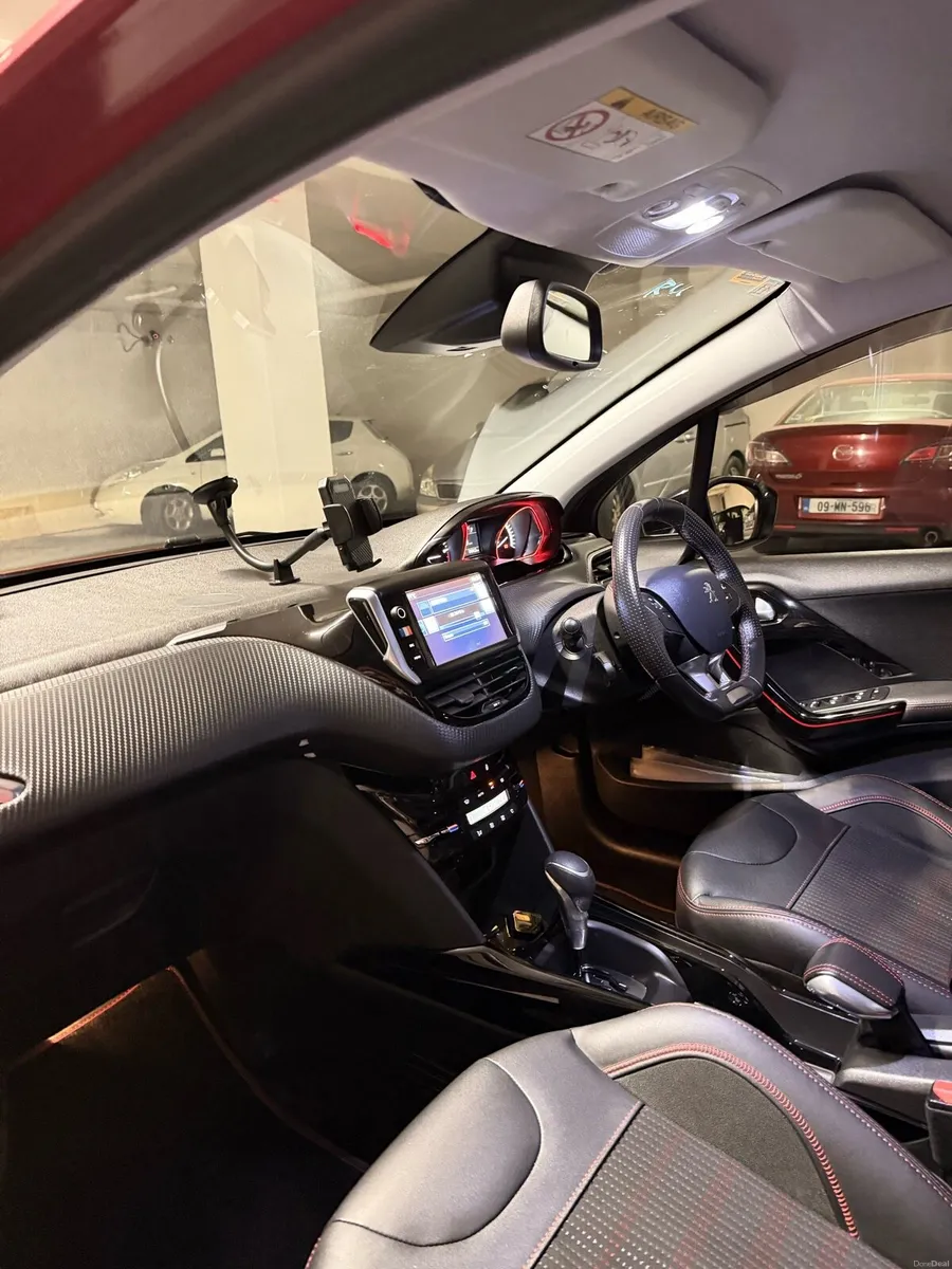 Peugeot GT Line Pure tech 2008, 2016 - Image 5