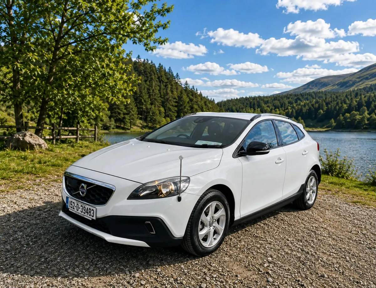 VOLVO V40 2015 2.0, DIESEL CROSS COUNTRY - Image 3