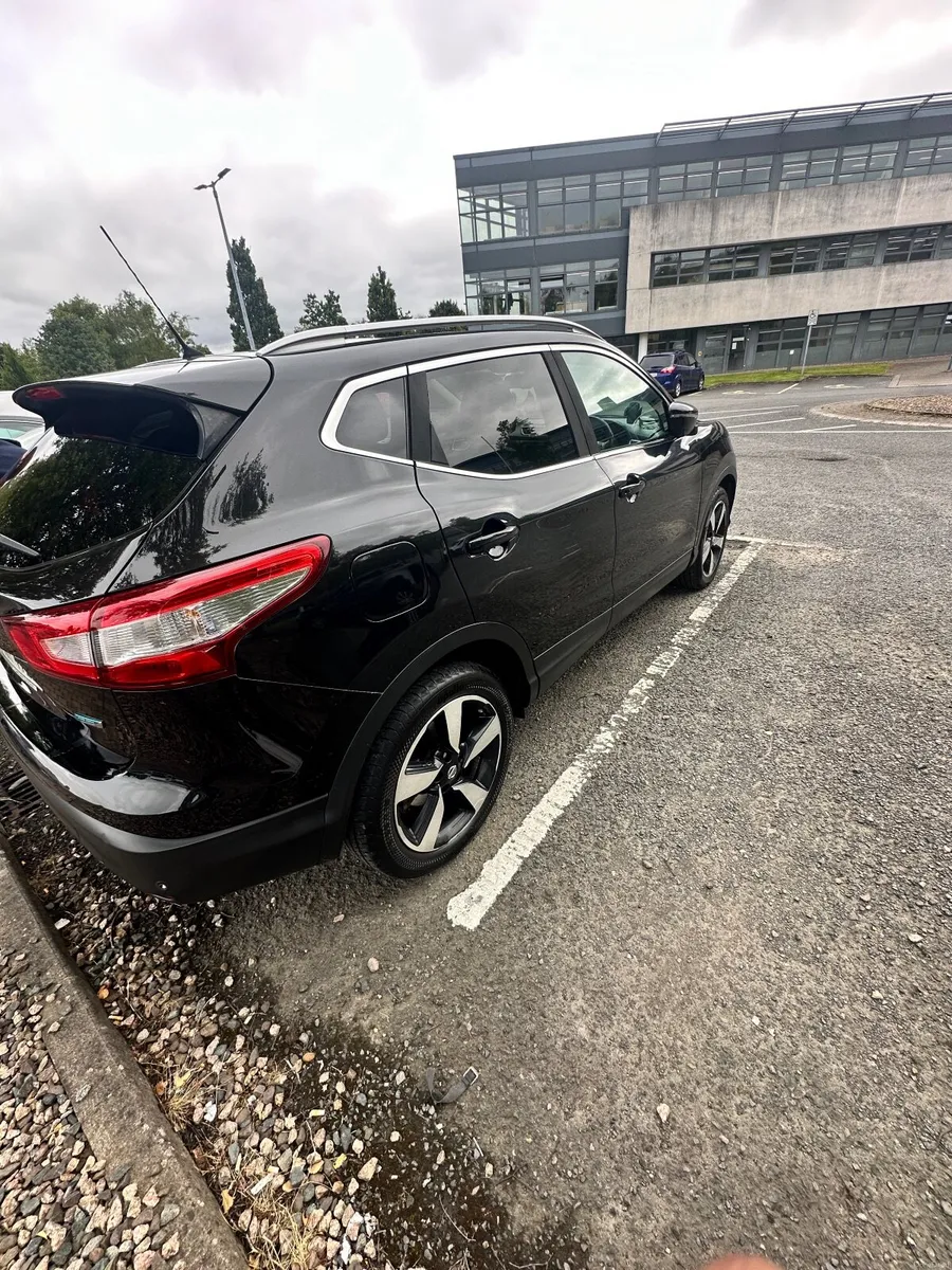 Nissan Qashqai 2015 - Image 2