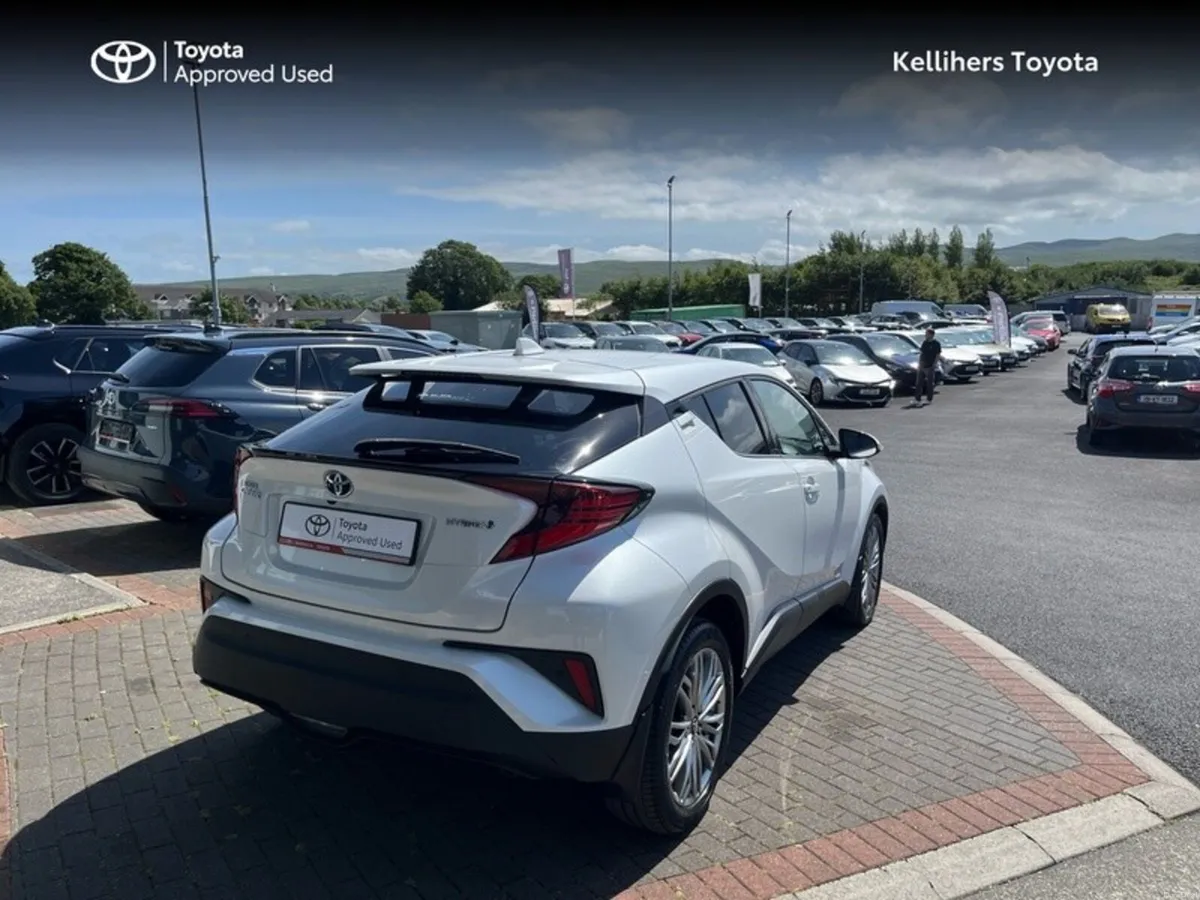 Toyota C-HR HYBRID ELECTRIC SOL - Image 2