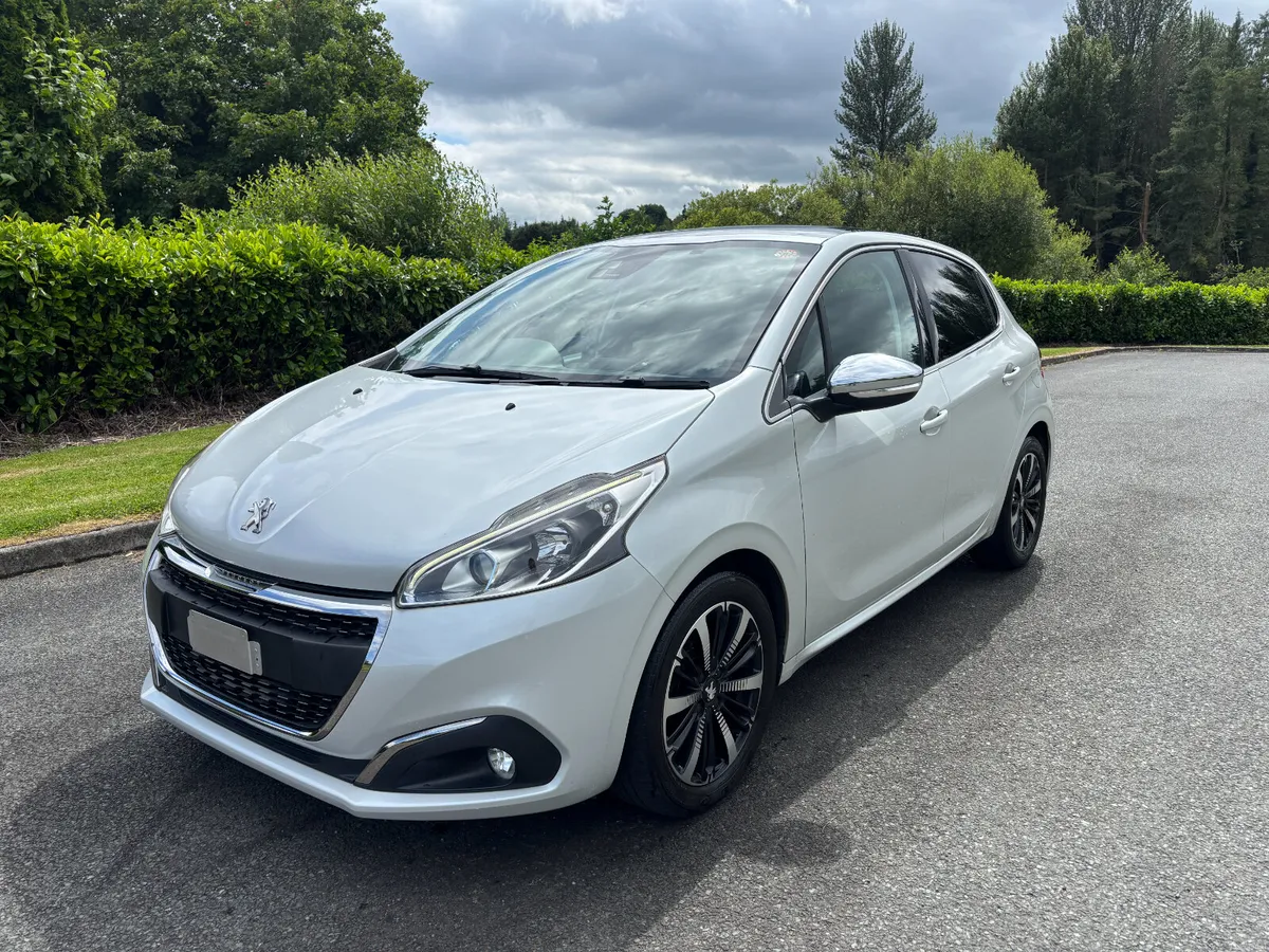 PEUGEOT 208 SUNROOF 2017 - Image 3