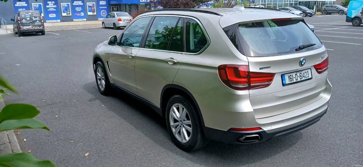 2016 bmw x5  2.0xdrive40e automatic - Image 4