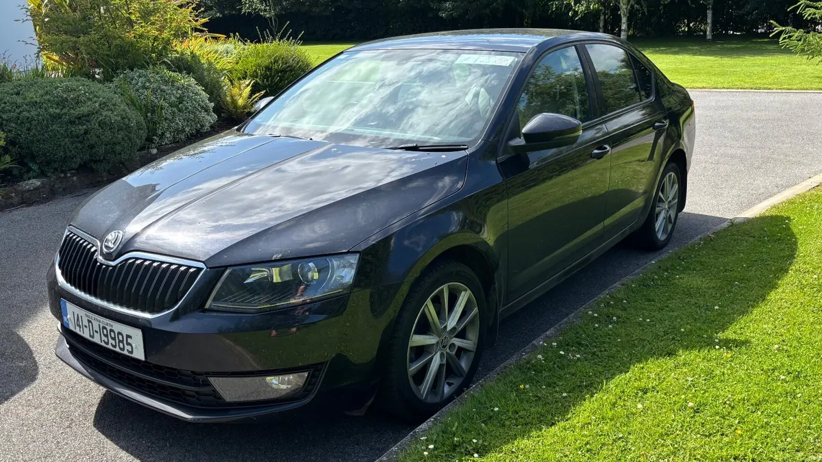 Skoda Octavia 2014 Heated Leather & Xenon - Image 1