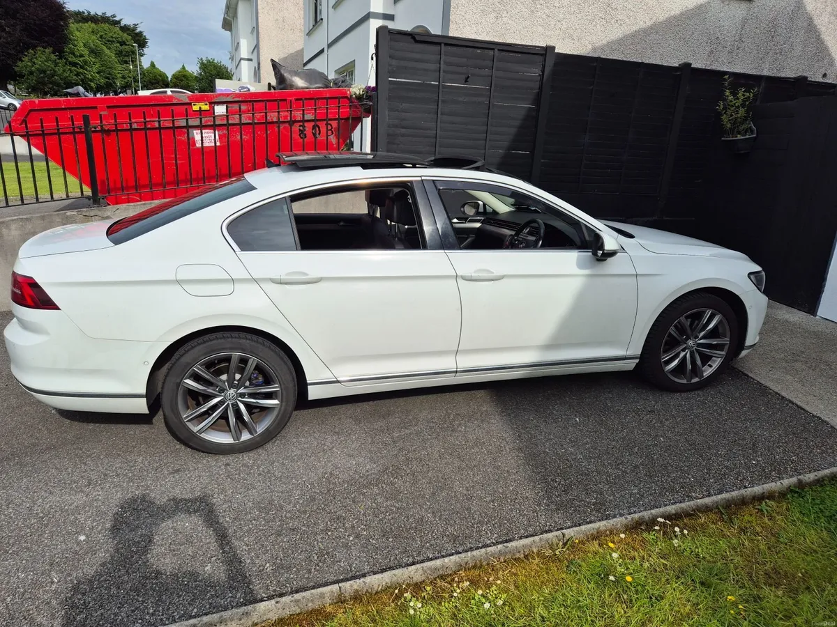 Volkswagen Passat 2017 - Image 3