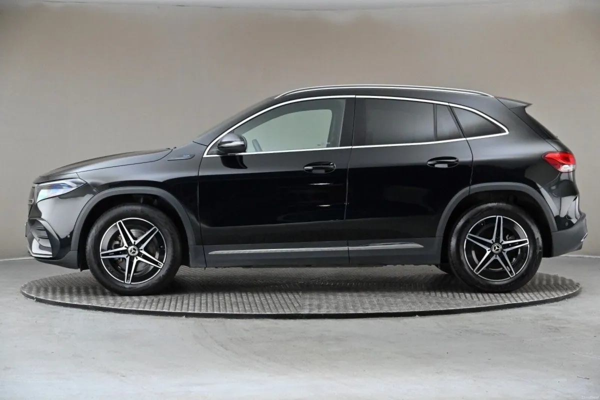 Mercedes-Benz 300 300 AMG Line 4MATIC  Leather  Sa - Image 5