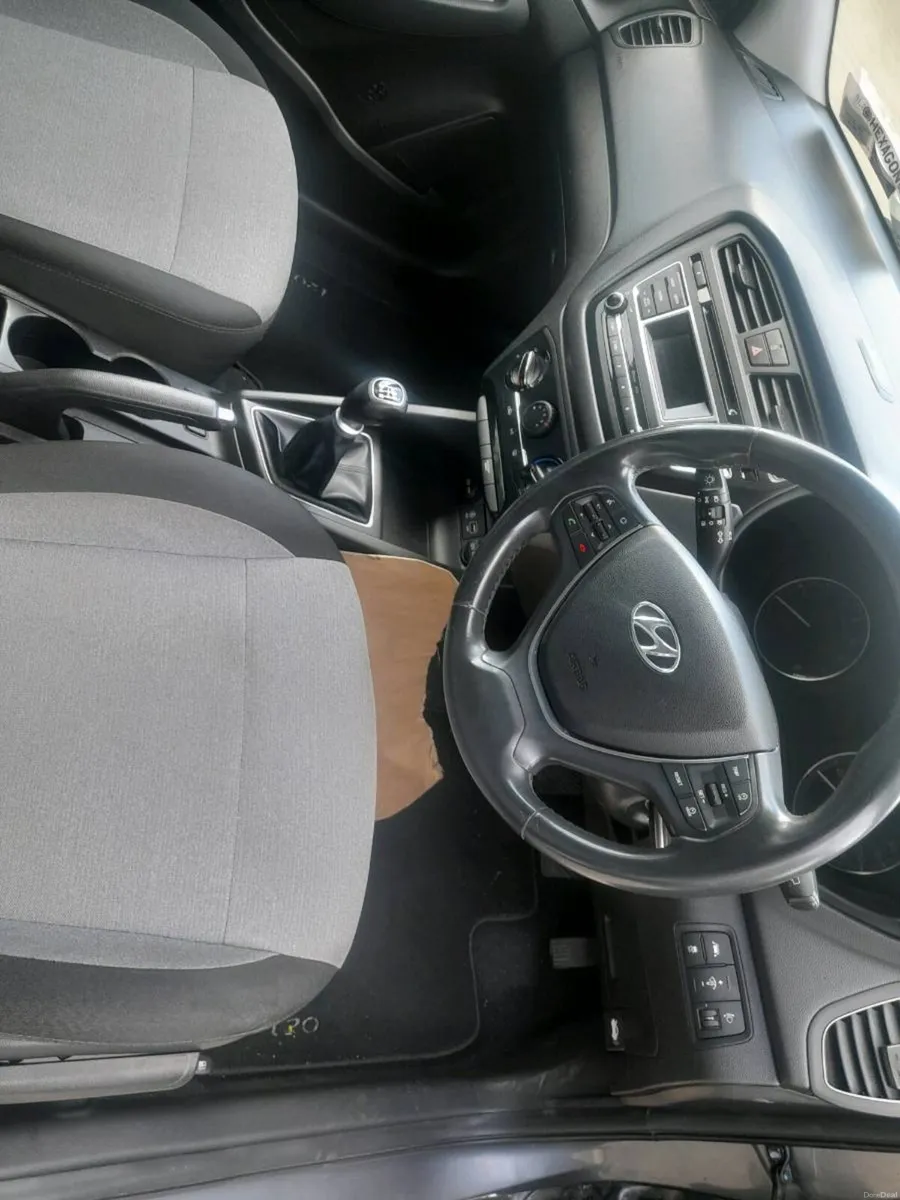16 hyundai i20 1.2 - Image 3