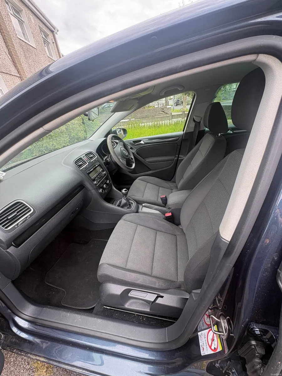 Volkswagen Golf 2010 - Image 4