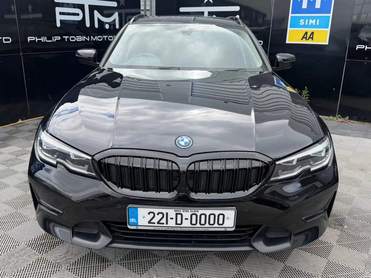 BMW 330e G21 Sport Pro 288HP Auto - Image 4