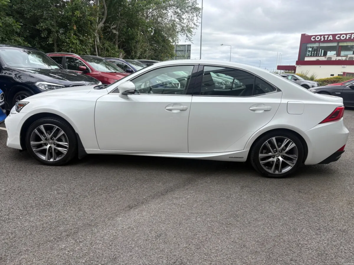 Lexus IS LUXURY MY18 4DR AUTO - Image 4