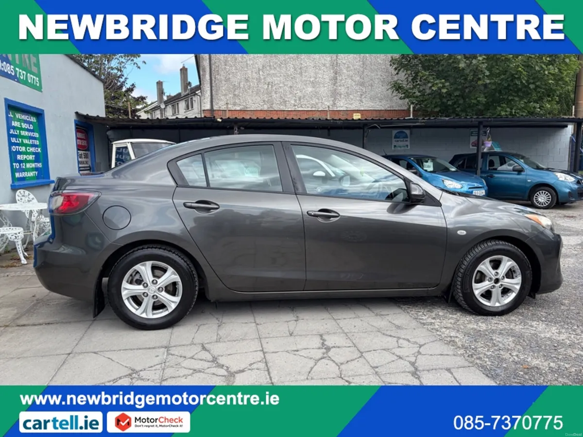 Mazda Mazda3 1.6 D EXECUTIVE 115PS 4DR - Image 3