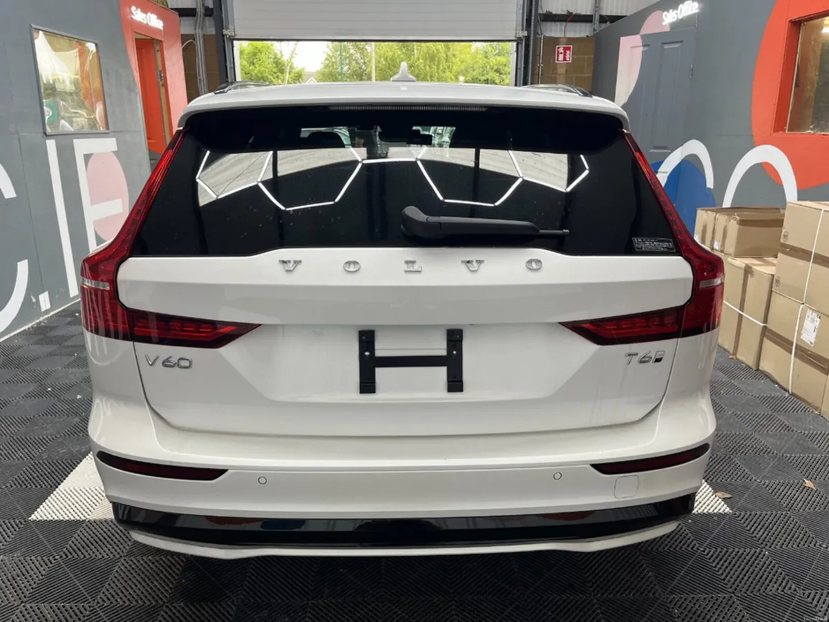 Volvo V60 2024 VOLVO V60 T6 PLUG-IN 2.0 AUTOMATIC - Image 3