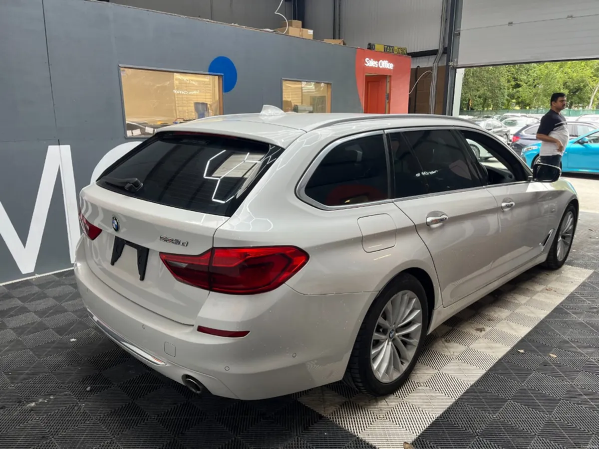 BMW 5-Series 2018 BMW 523D WAGON TOURING 2.0 AUTOM - Image 2