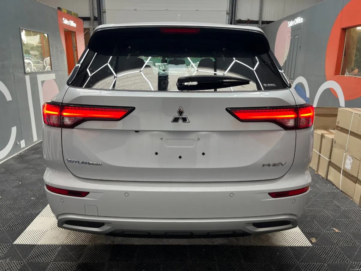 Mitsubishi Outlander 2024 MITSUBISHI OUTLANDER PHE - Image 3