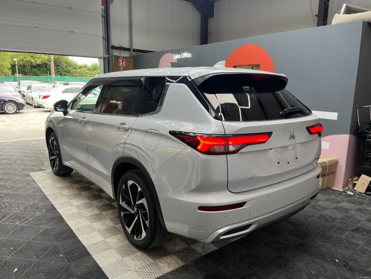 Mitsubishi Outlander 2024 MITSUBISHI OUTLANDER PHE - Image 4