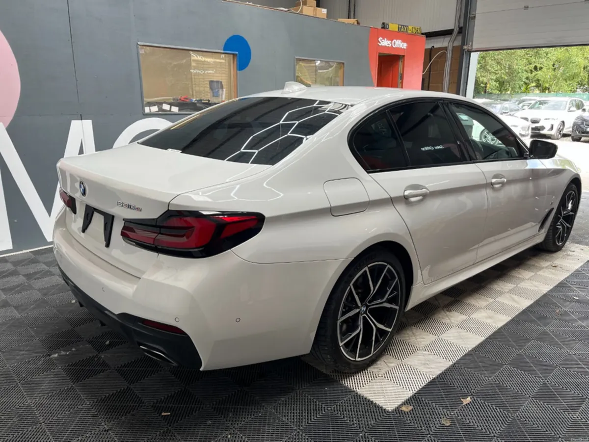 BMW 5-Series 2021 BMW 530E M-SPORT 2.0 AUTOMATIC / - Image 2