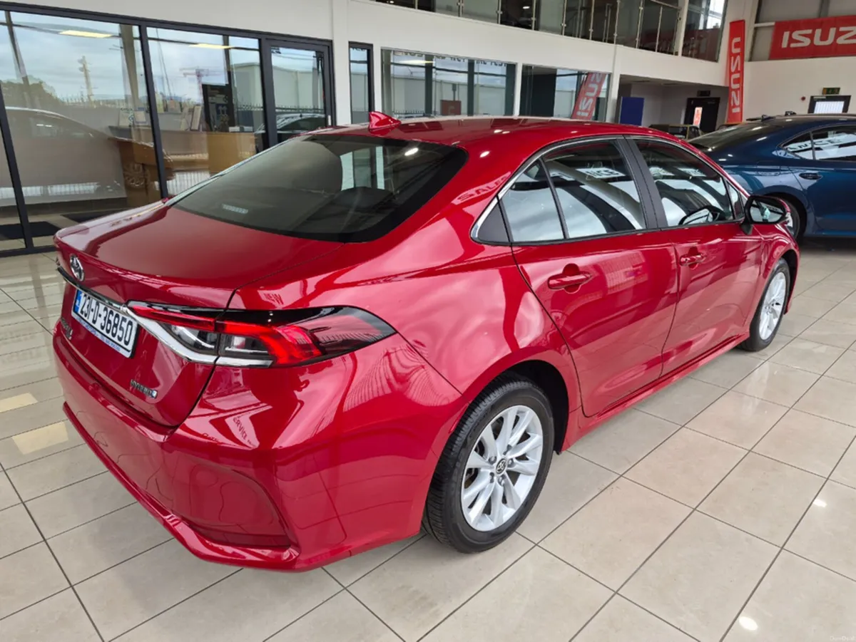 Toyota Corolla LUNA SALOON 4DR AUTO - Image 3