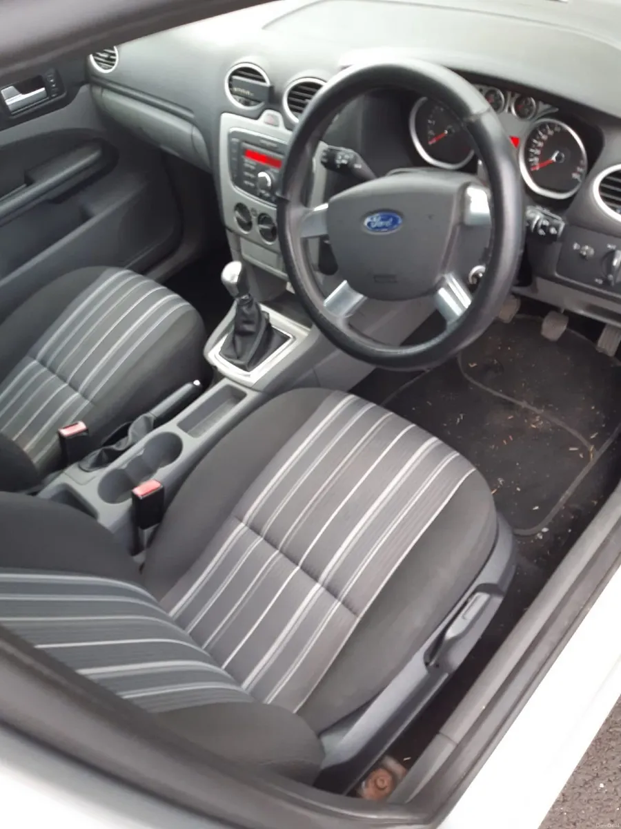 Ford Focus 2010 - Image 4
