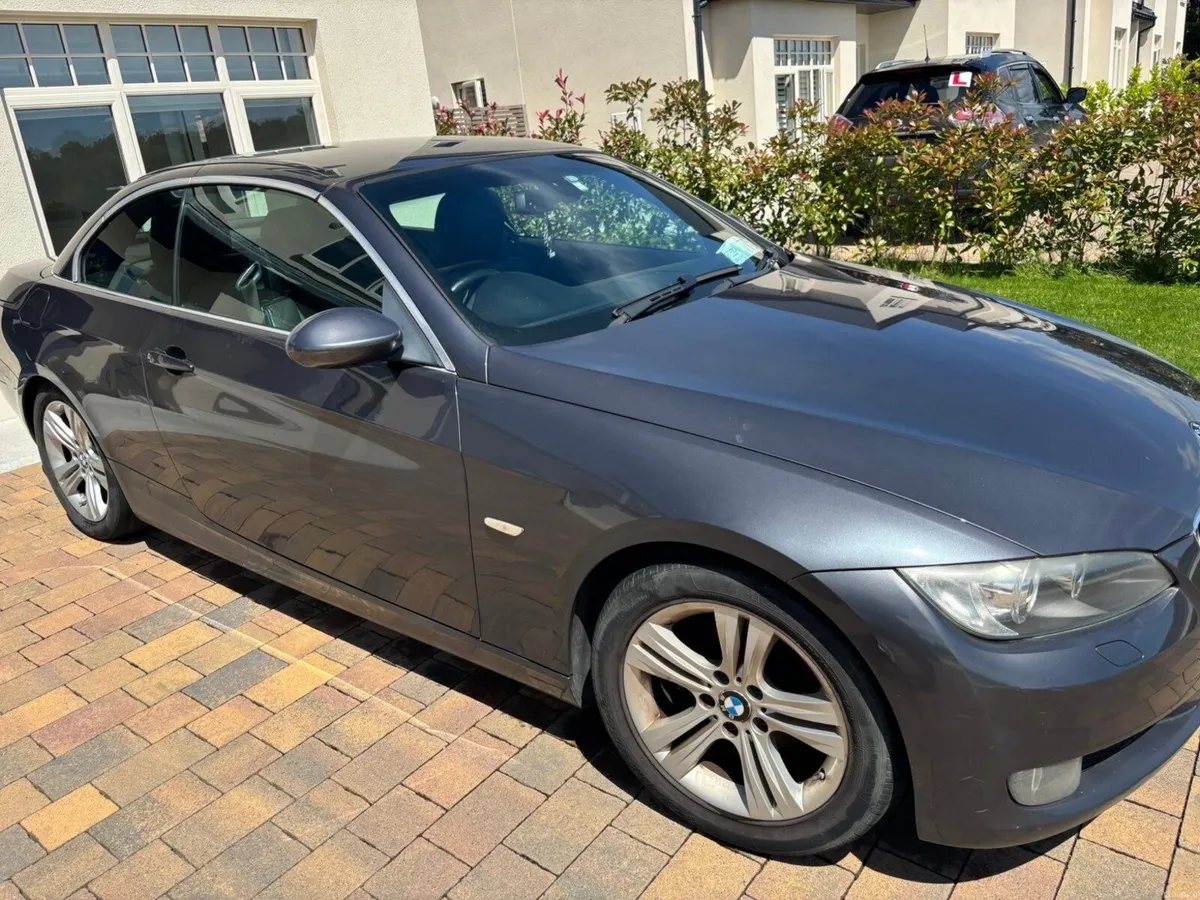 BMW Convertible 320i E93 Grey - Image 1