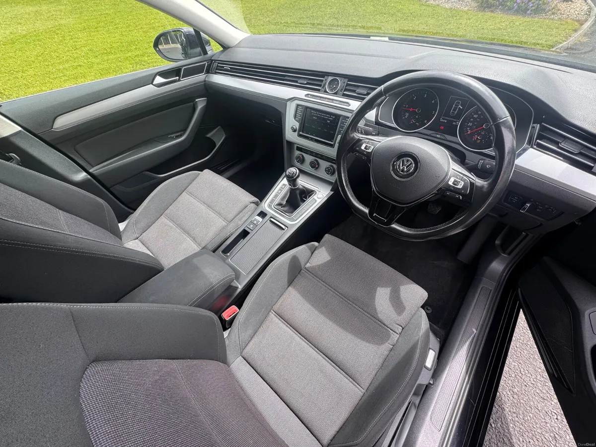 2017 VW Passat SE Business Bluemotion - Image 5