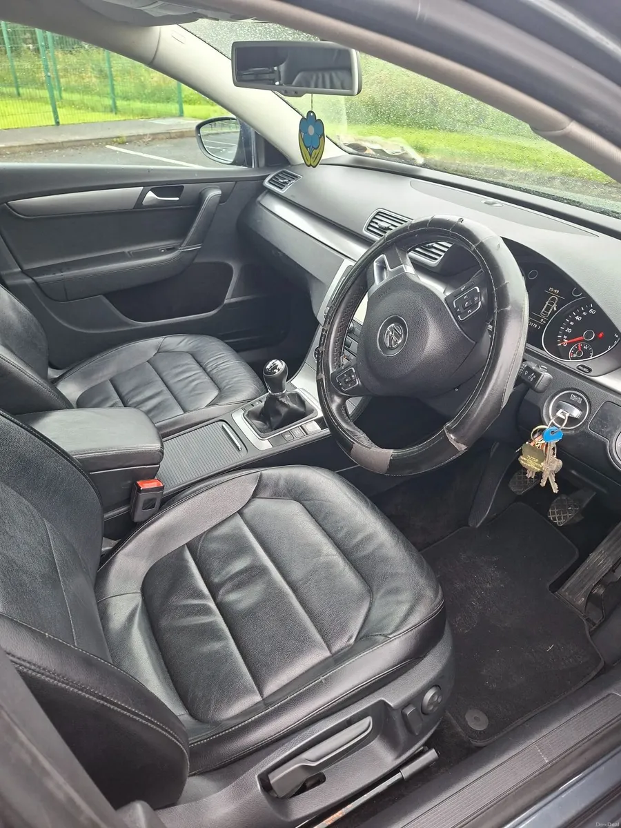 Volkswagen Passat 2013 - Image 6