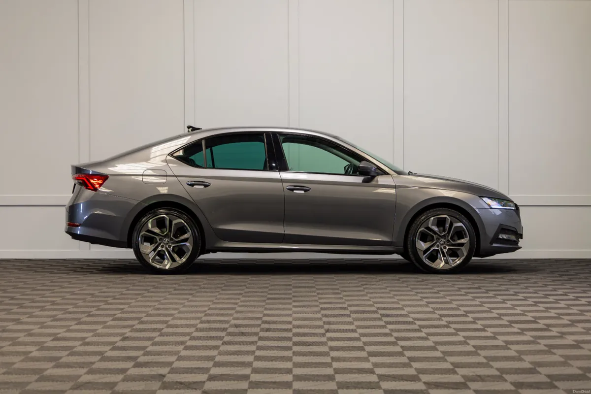 232 Skoda Octavia SE L - Image 6