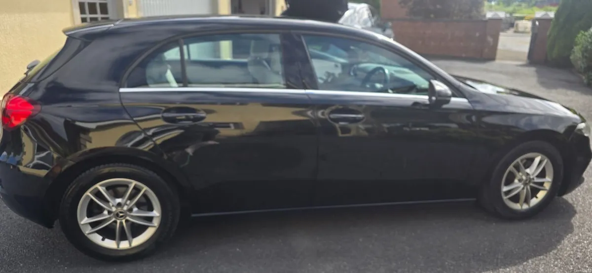Mercedes-Benz A-Class 2019 - Image 2