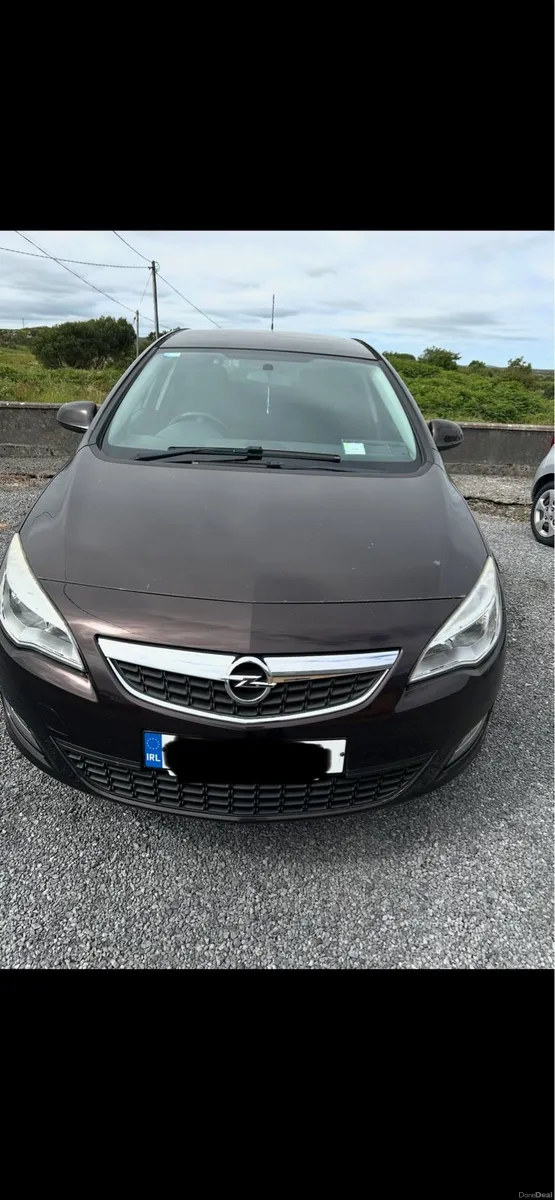2013 Opel Astra - Image 2