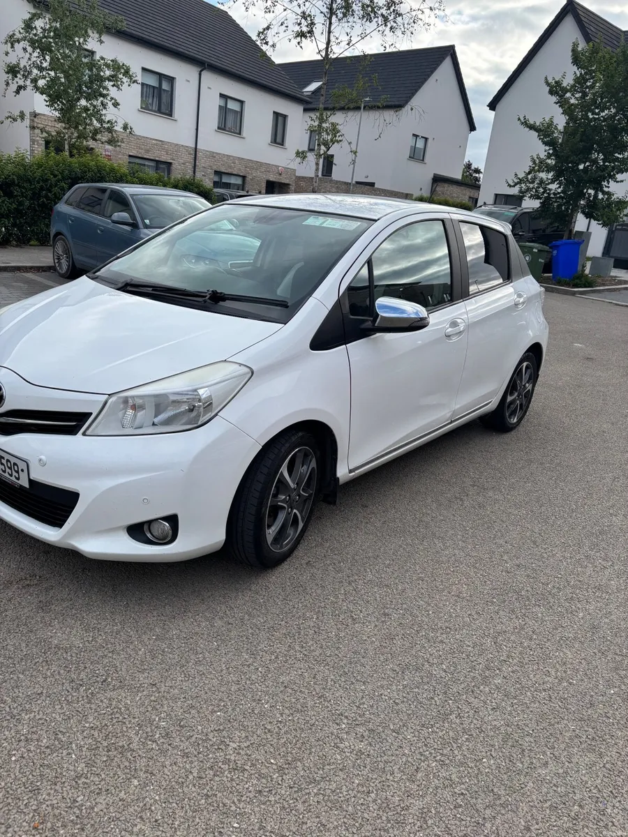 2014 Toyota Yaris 1.3 Petrol NCT12/07/27 Tax 09/26 - Image 3