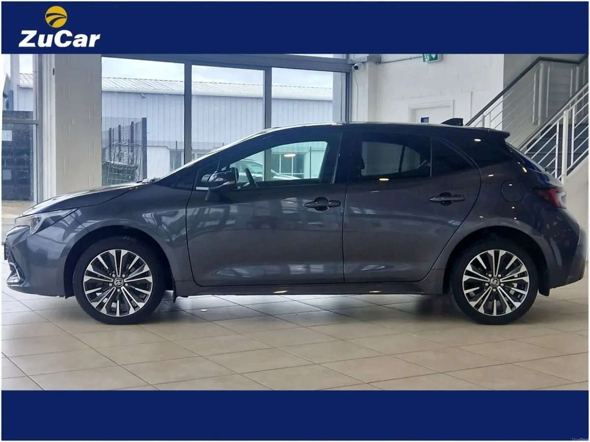 Toyota Corolla 1.8 Hybrid Luna Sport Hatchback - Image 5