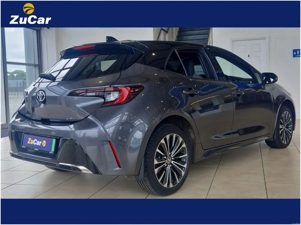 Toyota Corolla 1.8 Hybrid Luna Sport Hatchback - Image 3