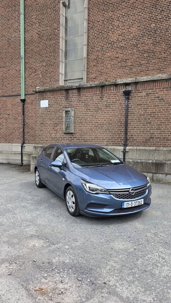 2017 Opel Astra E 1.4 Petrol - Image 2