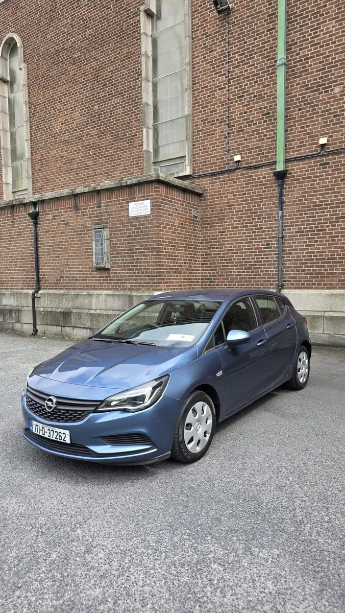 2017 Opel Astra E 1.4 Petrol - Image 4