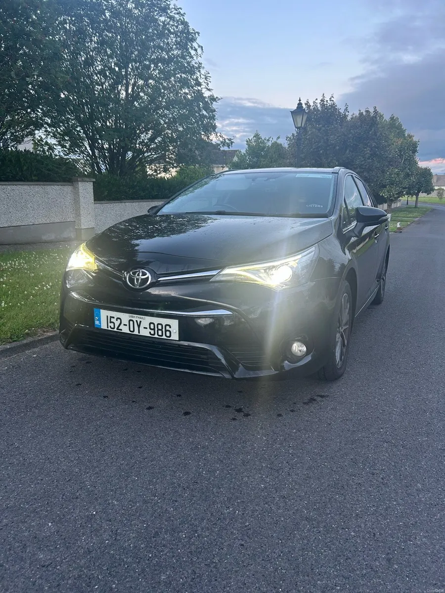 2015 Toyota Avensis - Image 1