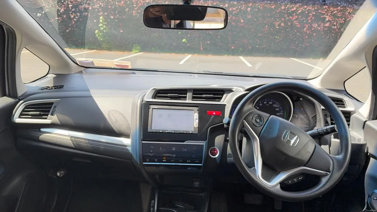 Honda fit hybird 1.5 automatic Low km Car , - Image 4