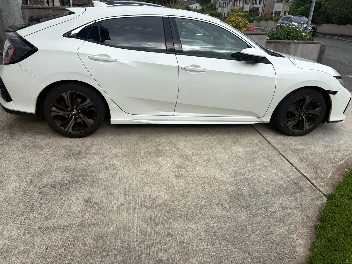 Car - Image 2