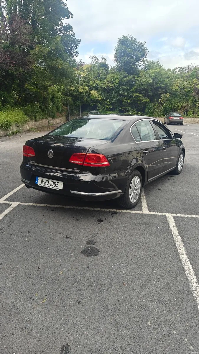 Volkswagen Passat 2011 - Image 4