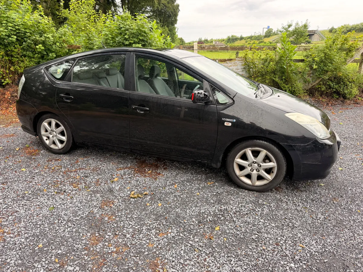 Toyota Prius 2007 - Image 2