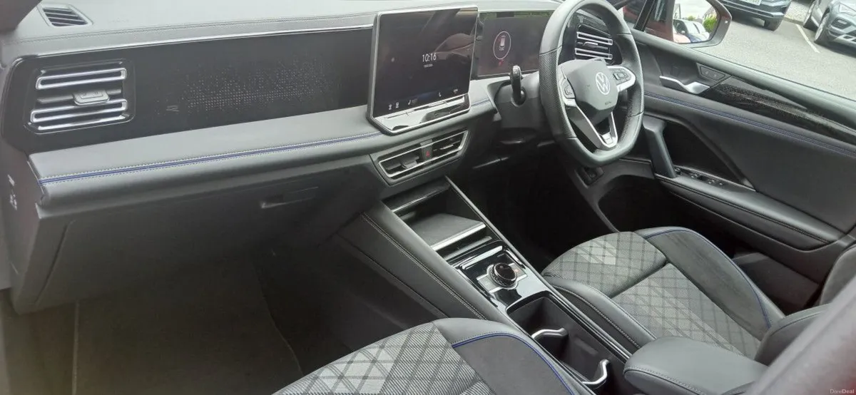 Volkswagen Tiguan R-Line 2.0 TDI 150HP  **AUTOMATI - Image 3