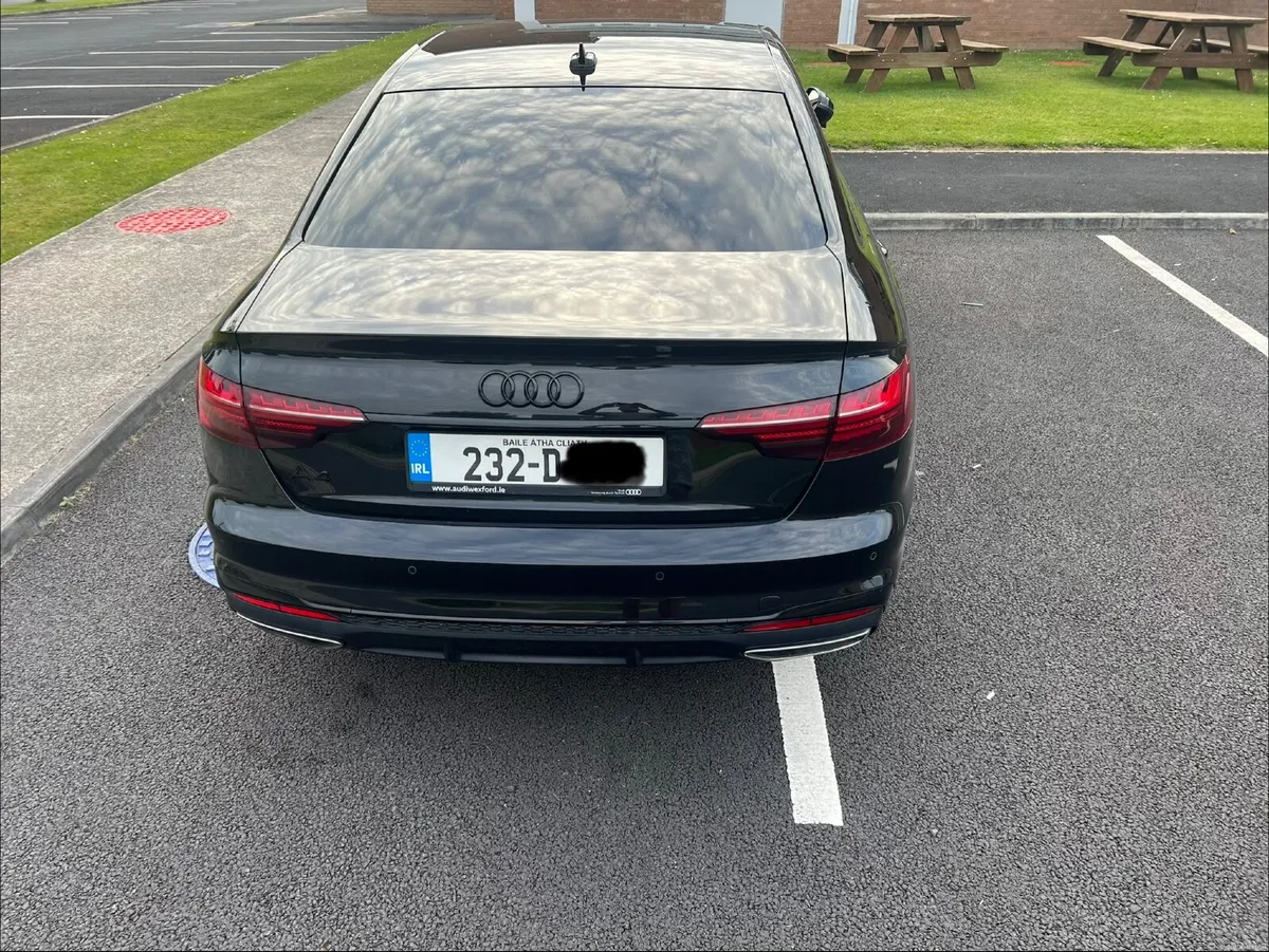 Audi A4 2023 - Image 2