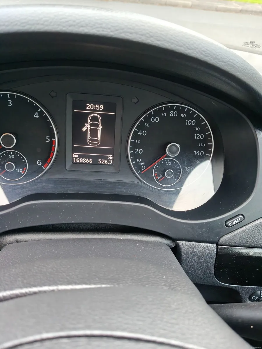 Volkswagen Jetta 2013 - Image 3