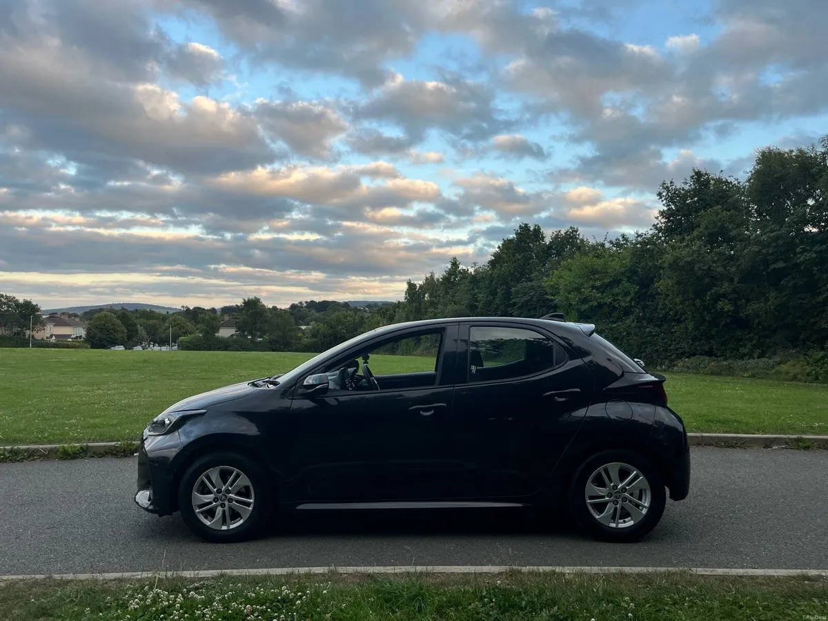 2023 Toyota Yaris - Image 2