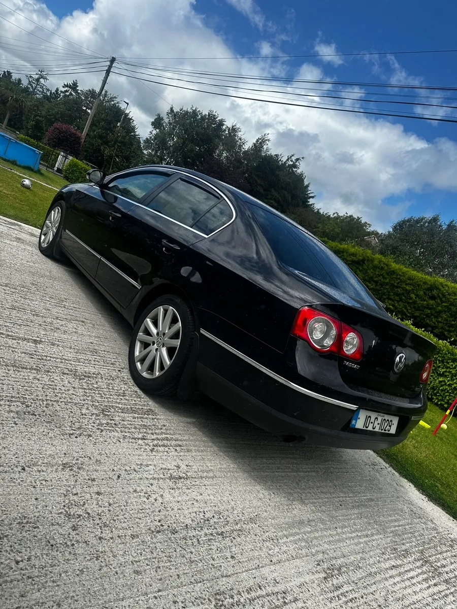 Volkswagen Passat - Image 4