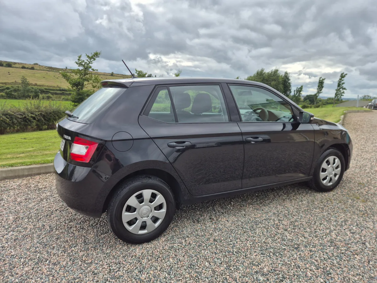 152 Skoda Fabia 1.0 MPI Active - Image 2