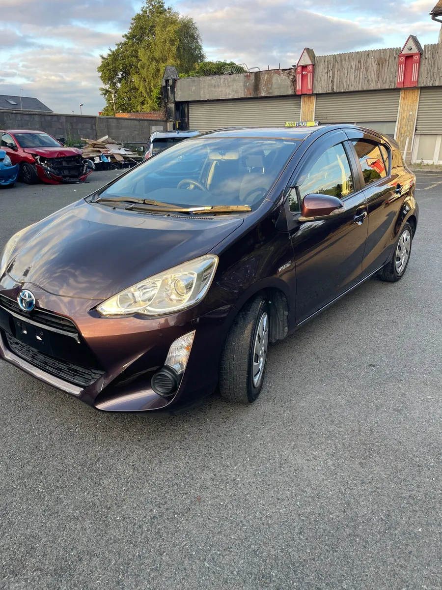 2015 Toyota Aqua hybrid push button 84000 km only - Image 3