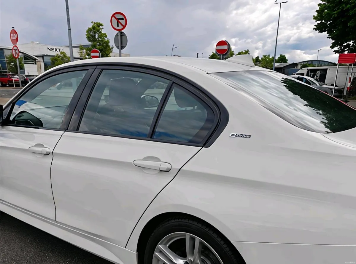 2018 BMW 330e M Sport  | New BMW Starter - Image 4