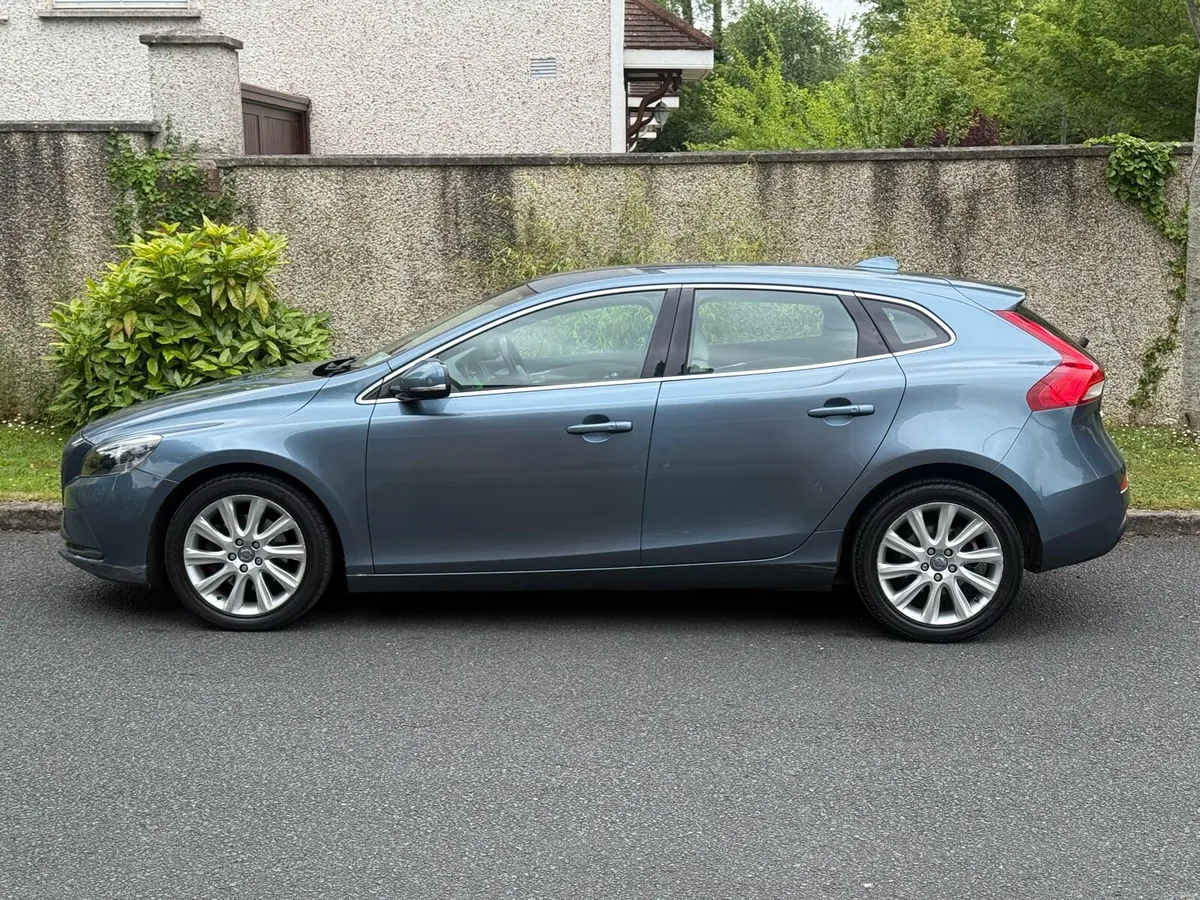 132 Volvo V40 Auto ONLY 83k kms NEW NCT 06/27 - Image 2