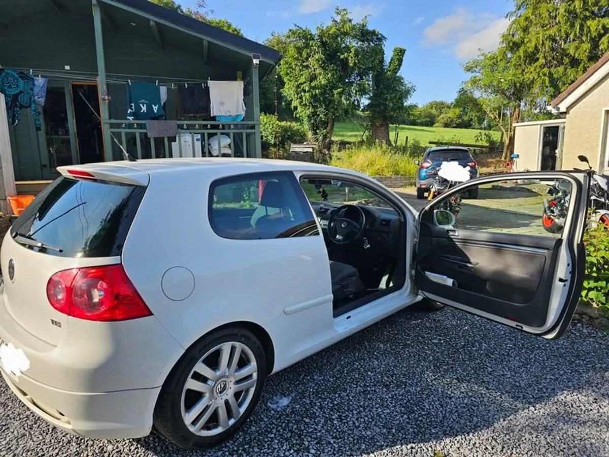 2008 Volkswagen Golf - Image 2