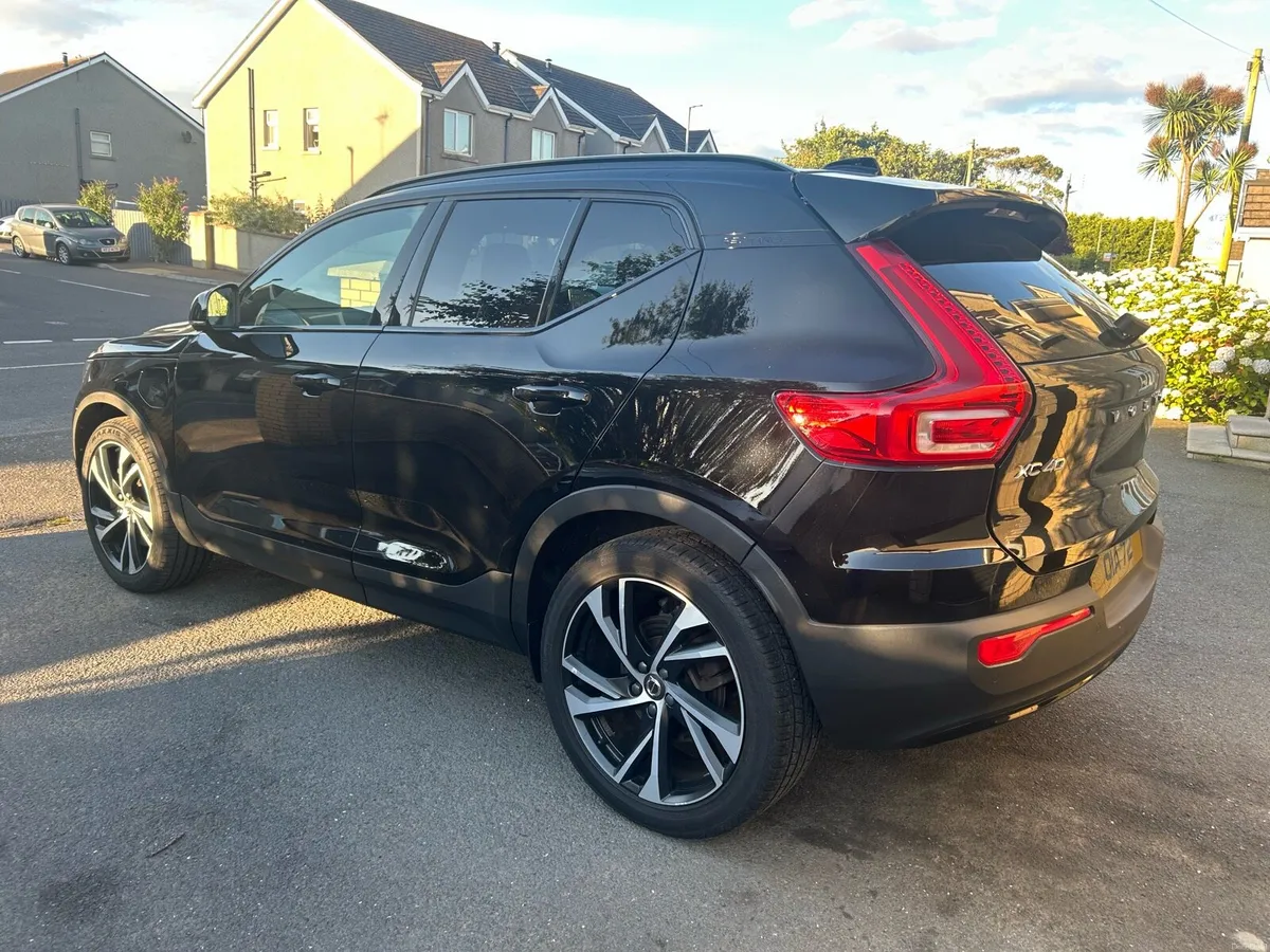 Volvo XC40 T5 Recharge plug in hybrid - Image 3