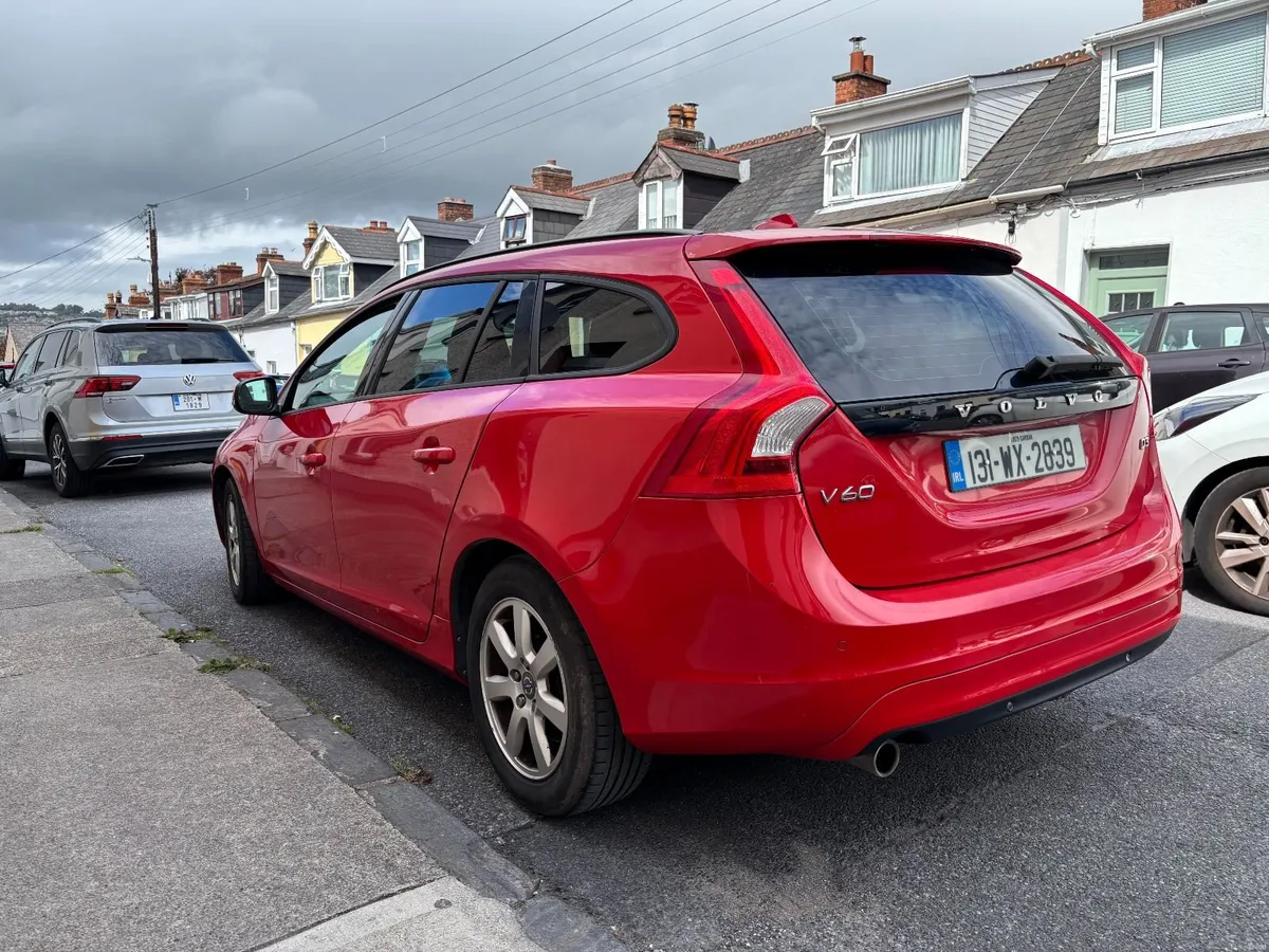 Volvo V60 2013 2.0D D3 Business Edition Mint Con. - Image 5