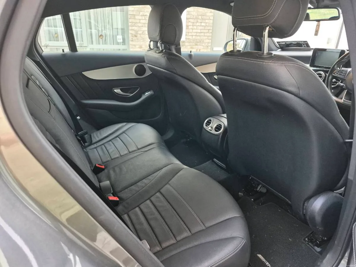 Mercedes-Benz GLC Coupé 220d  Premium Line - Image 3